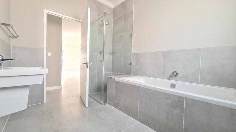 3 Bedroom Property for Sale in Sunningdale Western Cape